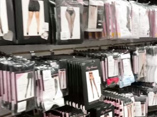 Halloween randi a mellekkel teli Angel-lel