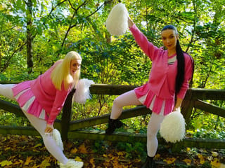 Cheerleaders Fartos Cuckold Treinador - Parte 1