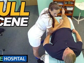 Enfermera traviesa monta un gran pene