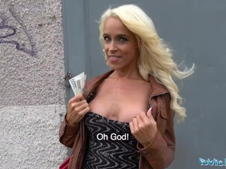 Пышная MILF Жестко Трахнута На Улице