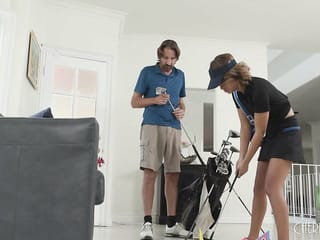 Petite Молодые Латина Destiny Cruz Предпочитает большой петух в ее бритая Hole