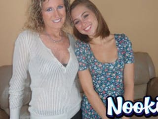 El asqueroso trío de mamadas de Mrs. Jade y la adolescente Riley