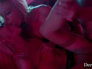 Kenna James Brilla en una Compilación Icónica con Kayden Kross, Evelyn Claire y Anna Claire Clouds