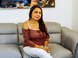 Esta MILF LATINA CON PECHOS GRANDES Engañó por Su Sueño en NY