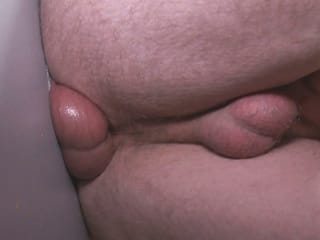 Homo Men Having Fun Através Gloryhole de um toalete