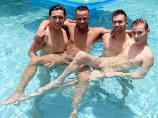Pride Studios Poolside Hormone, die zum Schlafzimmer führen - Javier Cruz, Mike Monroe
