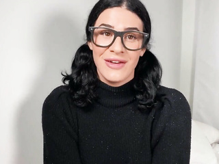 Trans-Angels atemberaubende Tgirl wichsen mit Butt-Stecker