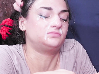 Направьте Teen Bj Раб и горло трахается