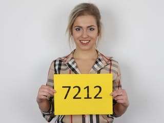 18 Jahre Super Flexible Turnerin in Casting-Raum