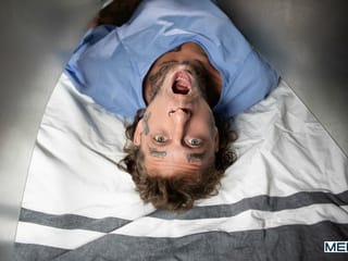 Anal gay duro en la sala de MRI! - Alex Mechum y Bo Sinn
