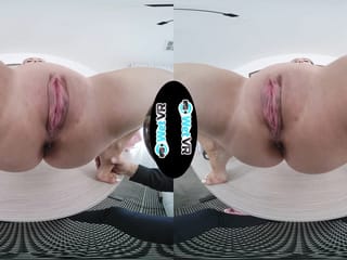 Огромный сиська Skylar Vox едет на члене в POV (VR Porn)